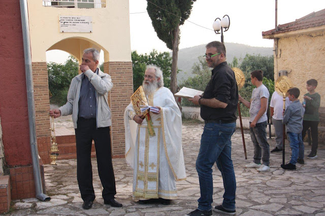 Στολισμός και περιφορά επιταφίου στο Αγράμπελο - Φωτογραφία 85