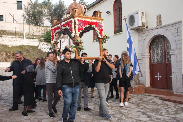 Στολισμός και περιφορά επιταφίου στο Αγράμπελο - Φωτογραφία 87