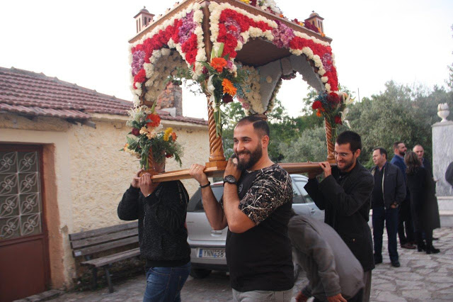 Στολισμός και περιφορά επιταφίου στο Αγράμπελο - Φωτογραφία 88