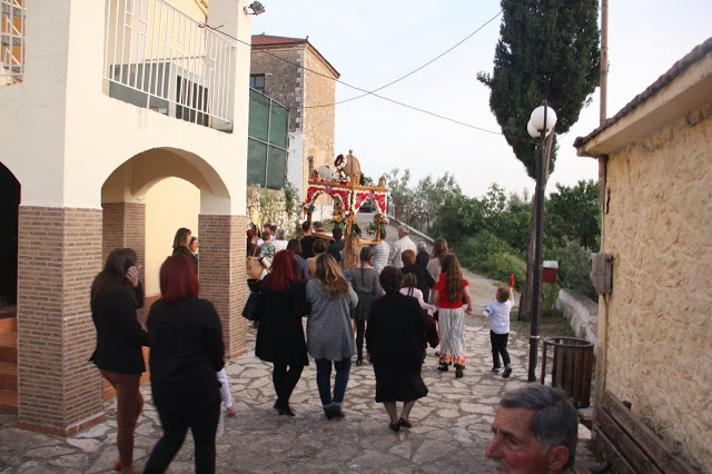 Στολισμός και περιφορά επιταφίου στο Αγράμπελο - Φωτογραφία 93