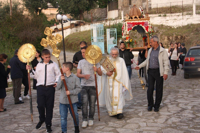 Στολισμός και περιφορά επιταφίου στο Αγράμπελο - Φωτογραφία 98