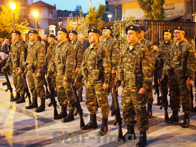 Grevena TV || Η περιφορά του Επιτάφιου (2019) της Μητρόπολης Γρεβενών (εικόνες +video) - Φωτογραφία 2