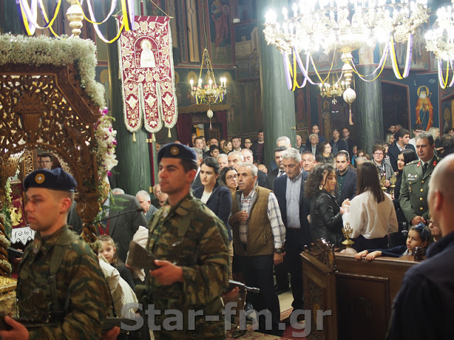 Grevena TV || Η περιφορά του Επιτάφιου (2019) της Μητρόπολης Γρεβενών (εικόνες +video) - Φωτογραφία 27