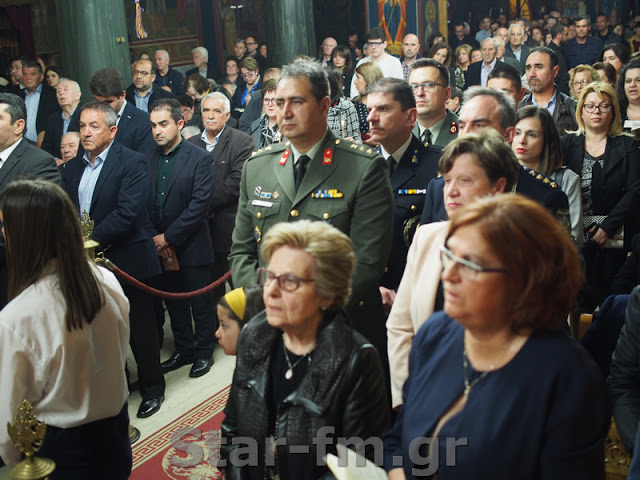 Grevena TV || Η περιφορά του Επιτάφιου (2019) της Μητρόπολης Γρεβενών (εικόνες +video) - Φωτογραφία 8