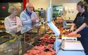 Γερμανία: Έκλεισε το 30% των κρεοπωλείων και αρτοποιείων