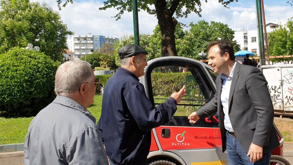 Τρίκαλα: Ηλεκτροκίνητα αυτοκίνητα στην πόλη - Φωτογραφία 3