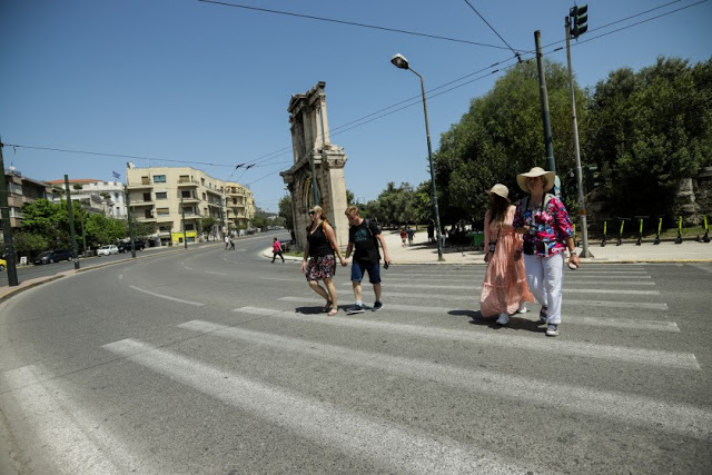 Πόλη-φάντασμα η Αθήνα... - Φωτογραφία 2