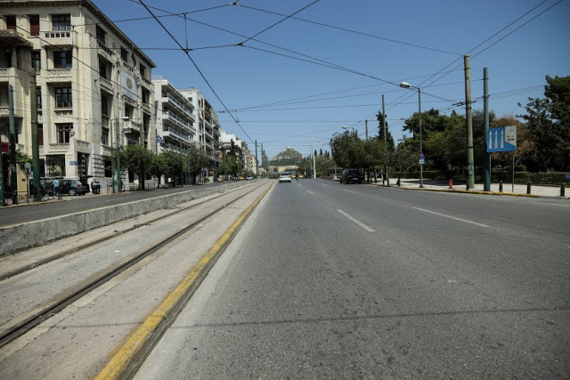 Πόλη-φάντασμα η Αθήνα... - Φωτογραφία 3