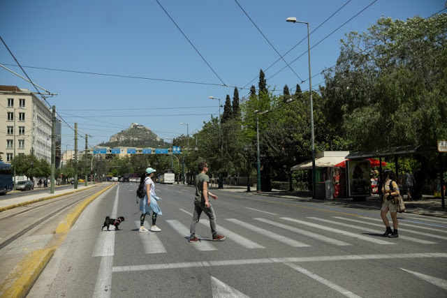 Πόλη-φάντασμα η Αθήνα... - Φωτογραφία 4