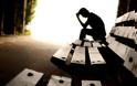 Κατάθλιψη: Τα σημάδια που δείχνουν ότι αγγίζει τις σκέψεις αυτοκτονίας