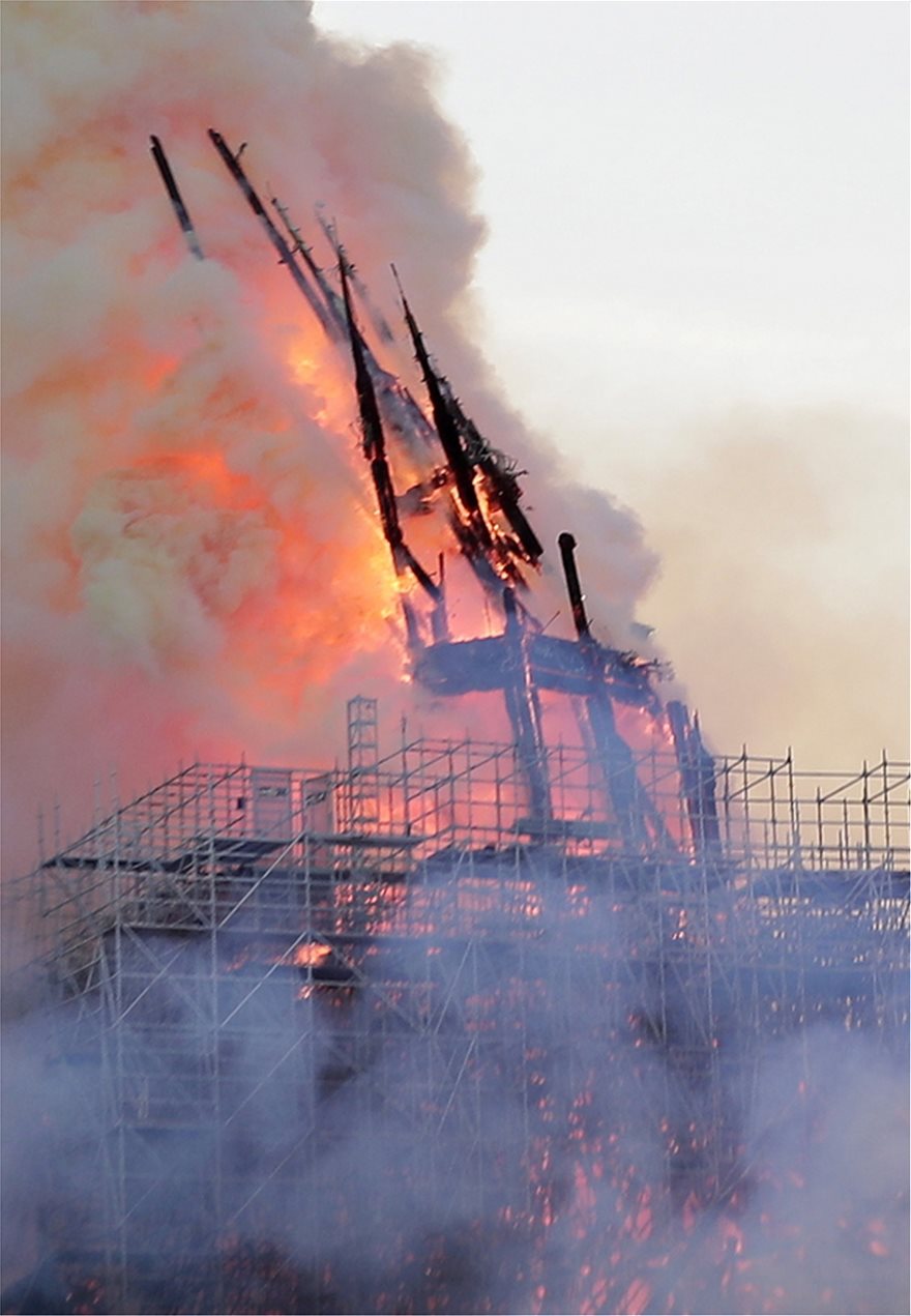 Ένας στους δύο Γάλλους θέλει να ξαναχτιστεί η Παναγία των Παρισίων ακριβώς όπως ήταν πριν την πυρκαγιά - Φωτογραφία 3