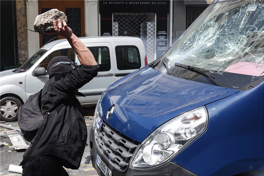 Χάος στο Παρίσι... - Φωτογραφία 2