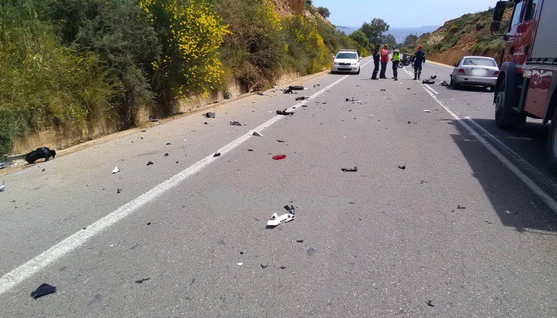 Εικόνες σοκ από τροχαίο με δύο νεκρούς στην Κρήτη -Μηχανές «κόπηκαν» στα δύο - Φωτογραφία 11
