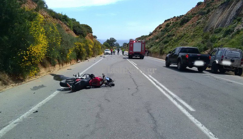 Εικόνες σοκ από τροχαίο με δύο νεκρούς στην Κρήτη -Μηχανές «κόπηκαν» στα δύο - Φωτογραφία 12