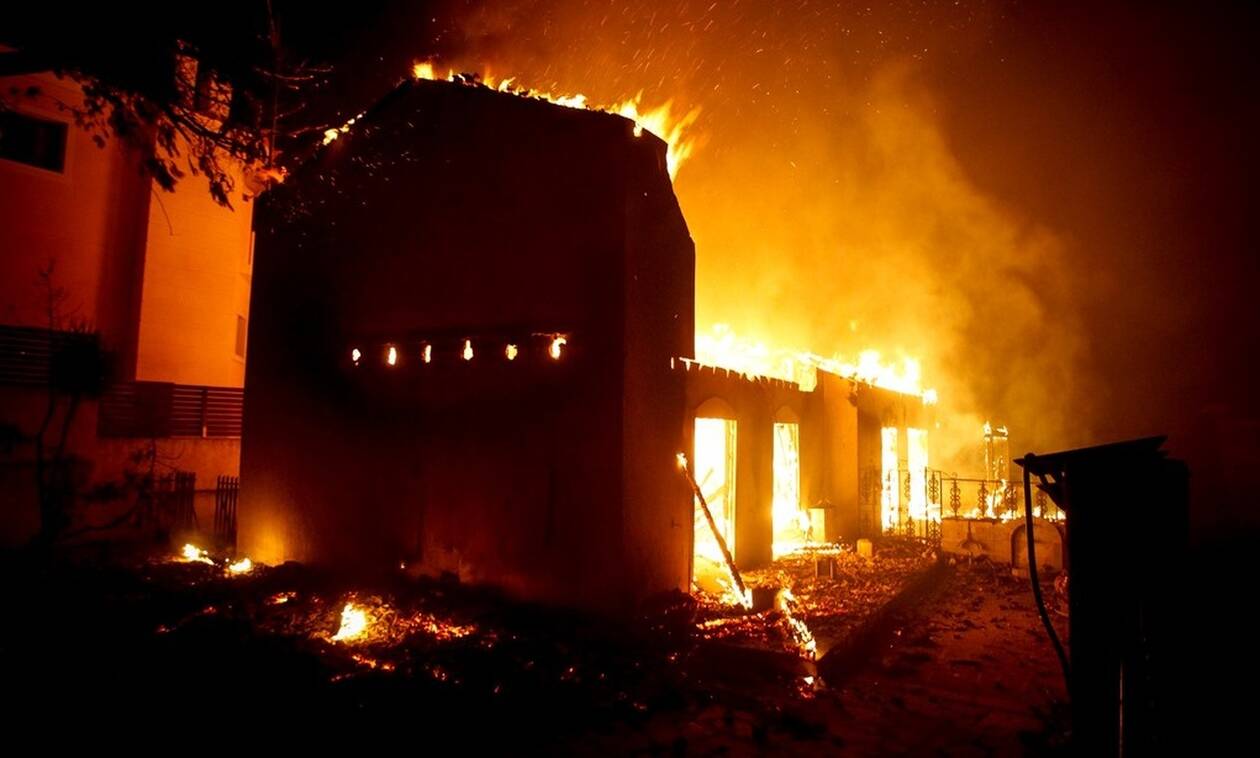 Τραγωδία στο Μάτι: Έτσι χάθηκαν 102 ψυχές - «Καίγεται κόσμος» – «Χάνουμε τον έλεγχο» - Φωτογραφία 1