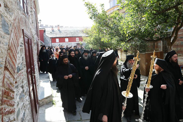 11988 - Φωτογραφίες από τον σημερινό εορτασμό της Παναγίας της Ελαιοβρύτισσας στο Βατοπαίδι - Φωτογραφία 2