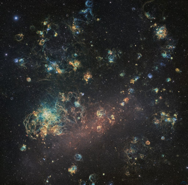 Clouds of the Large Magellanic Cloud - Φωτογραφία 1