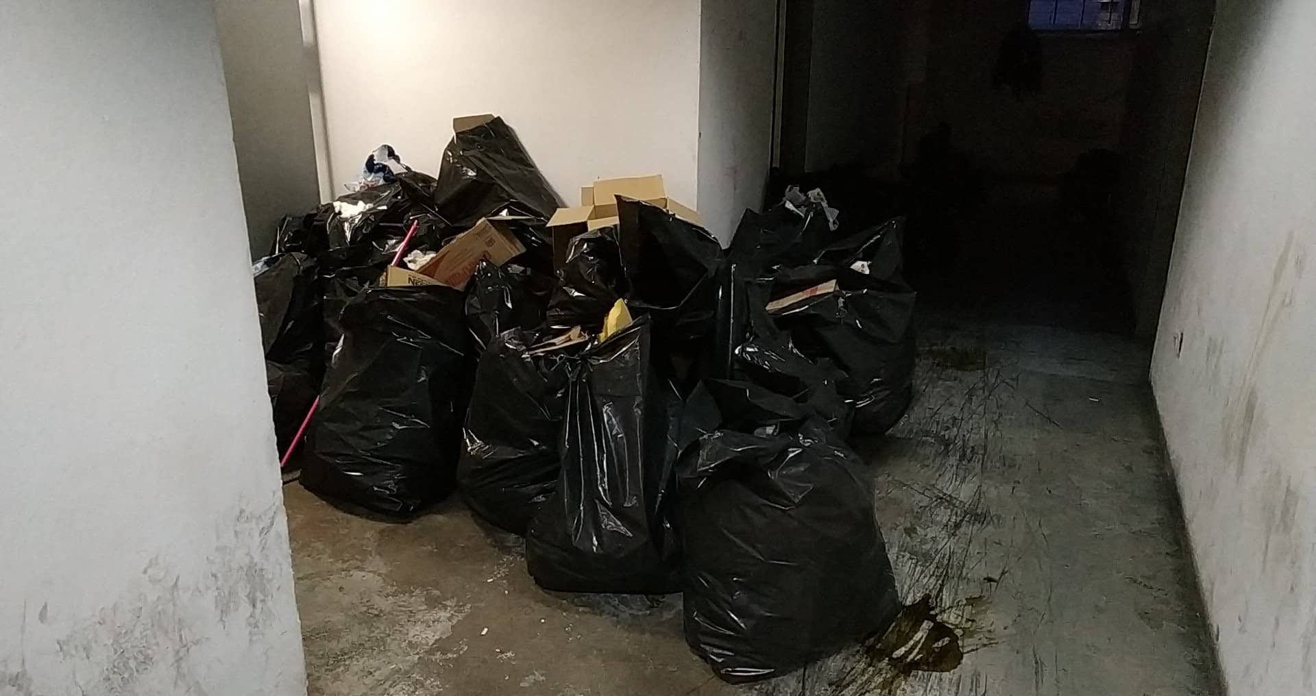 Χωματερή το Μεταγωγών της Πέτρου Ράλλη - Βουνό τα σκουπίδια και τα αποφάγια (ΕΙΚΟΝΕΣ) - Φωτογραφία 2