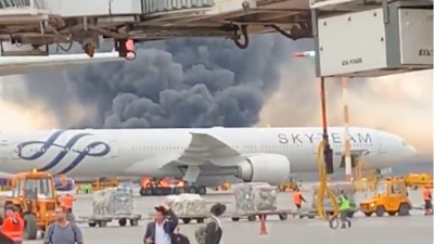 Ασύλληπτη τραγωδία στη Μόσχα - Τουλάχιστον 13 νεκροί από πυρκαγιά σε αεροσκάφος μετά από κεραυνό (pics+vid) - Φωτογραφία 2