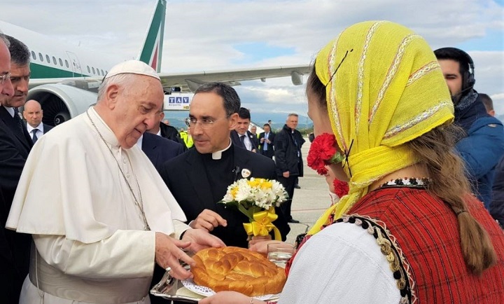 Στα Σκόπια ο Πάπας Φραγκίσκος - Φωτογραφία 3