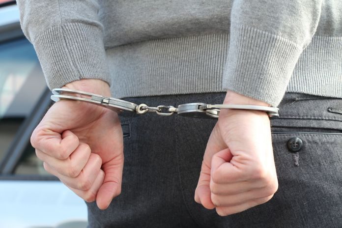 Συνελήφθη 48χρονος διωκόμενος για κλοπές στη Ρόδο - Φωτογραφία 1