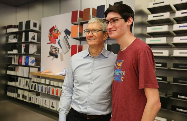 Φοιτητής από το Ορλάντο εξέπληξε τον CEO της Apple - Φωτογραφία 3