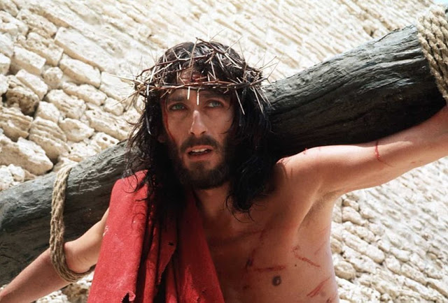 Στην Ελλάδα ο «Ιησούς από τη Ναζαρέτ» Ρόμπερτ Πάουελ! - Φωτογραφία 1