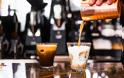 Παρά τις εξαγγελίες Τσίπρα: Στον ΦΠΑ 24% παραμένουν καφές, αναψυκτικά και χυμοί