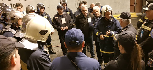 Άσκηση της Πυροσβεστικής στο τούνελ της Δραπετσώνας (ΕΙΚΟΝΕΣ) - Φωτογραφία 1
