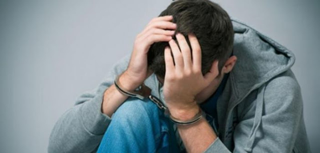 Αγρίνιο: Σύλληψη 15χρονου για ναρκωτικά – Χειροπέδες και στον πατέρα του! - Φωτογραφία 1