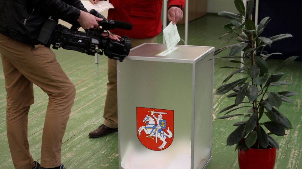 Εκλογές στη Λιθουανία: Για να ξεφύγουν από τη φτώχεια ψηφίζουν οι Λιθουανοί - Φωτογραφία 1
