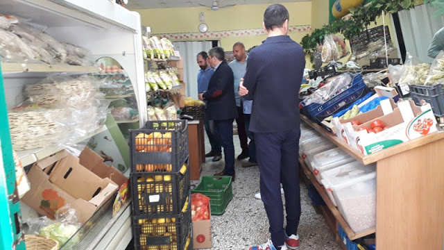 Περιοδεία του υποψηφίου  Δημάρχου Γρεβενών κ.Κώστα Παλάσκα και αντιπροσωπείας υποψηφίων δημοτικών συμβούλων στην αγορά των Γρεβενών (εικόνες) - Φωτογραφία 2