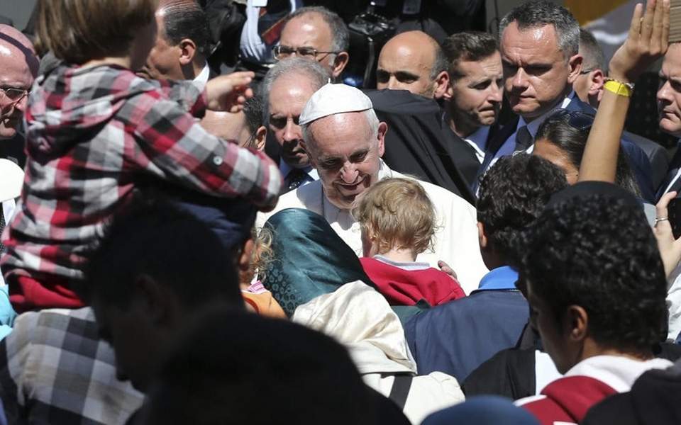 Ο Πάπας δωρίζει 100.000 ευρώ για πρόσφυγες και μετανάστες στην Ελλάδα - Φωτογραφία 1