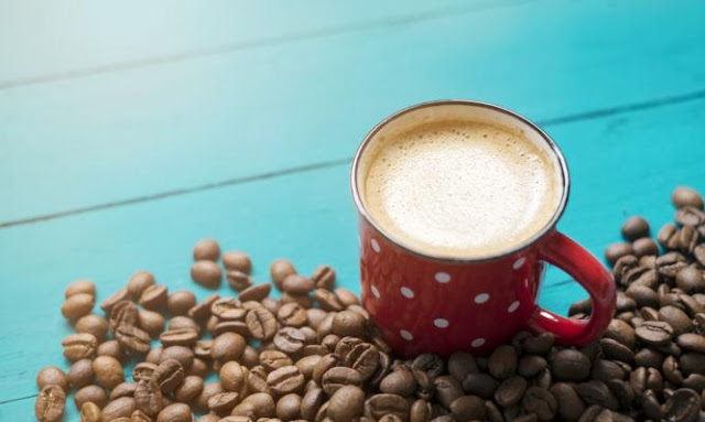 Τι κάνει ο κανονικός καφές στον οργανισμό σε σύγκριση με τον ντεκαφεϊνέ - Φωτογραφία 1