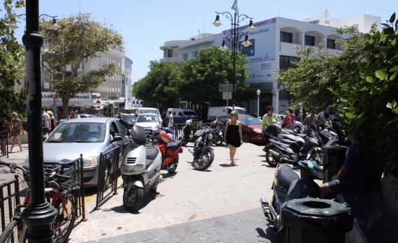 Ρόδος: Κλειστή η Πλατεία Κύπρου λόγω εργασιών - Φωτογραφία 1