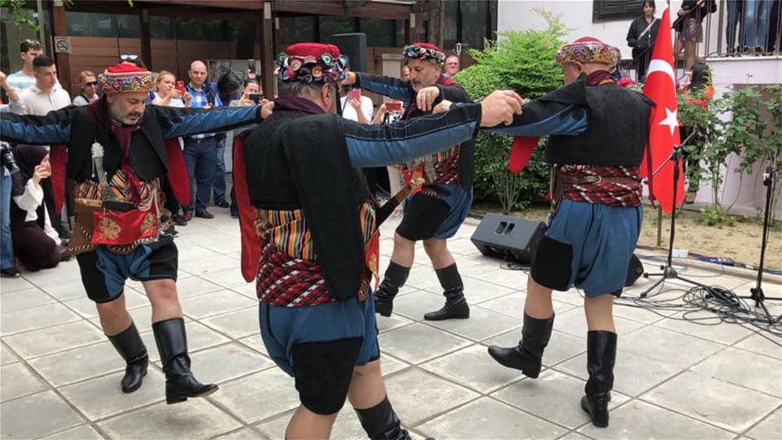 Χαρές και πανηγύρια από Τούρκους την ημέρα μνήμης της Γενοκτονίας των Ποντίων - Φωτογραφία 3