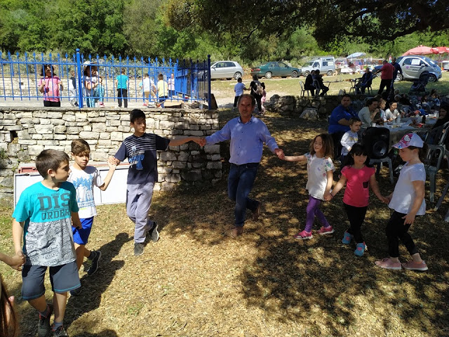 ΣΤΑΝΟΣ ΑΜΦΙΛΟΧΙΑΣ: Το γλέντι στο εκκλησάκι του  Αγίου Νικολάου - Φωτογραφία 28