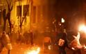 Εμπρησμοί, μολότοφ και πυροβολισμοί τη νύχτα στην Αθήνα