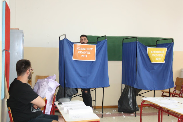 Ομαλά εξελίσσεται η ψηφοφορία στα εκλογικά κέντρα της ΚΑΤΟΥΝΑΣ -[ΦΩΤΟ: Πάνος Τσούτσουρας] - Φωτογραφία 44