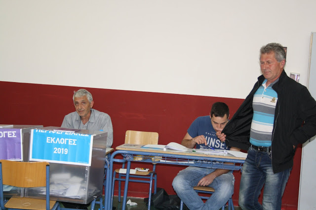 Ομαλά εξελίσσεται η ψηφοφορία στα εκλογικά κέντρα της ΚΑΤΟΥΝΑΣ -[ΦΩΤΟ: Πάνος Τσούτσουρας] - Φωτογραφία 46