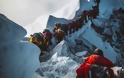 Aμερικανός ορειβάτης έχασε τη ζωή του κατά την κατάβαση από το Έβερεστ