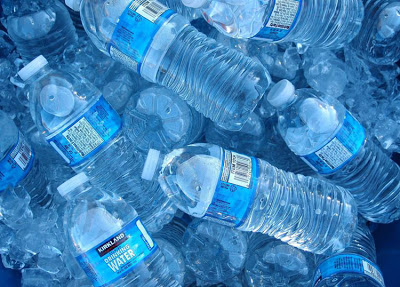 ΠΡΟΣΟΧΗ κίνδυνος υγείας: Απαγορεύεται να ξαναγεμίζουμε με νερό τα πλαστικά μπουκάλια - Φωτογραφία 1