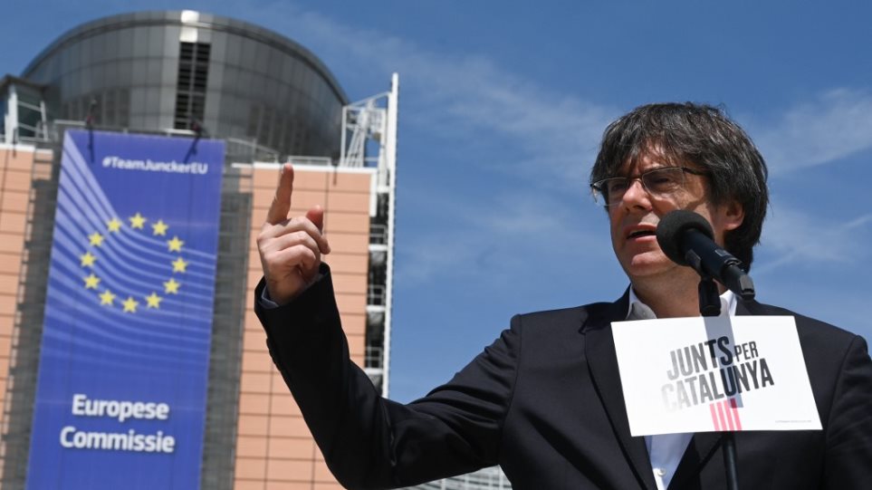Το Ευρωκοινοβούλιο έριξε «πόρτα» στους εκλεγέντες φυγόδικους Καταλανούς Πουτζντεμόν και Κομίν - Φωτογραφία 1
