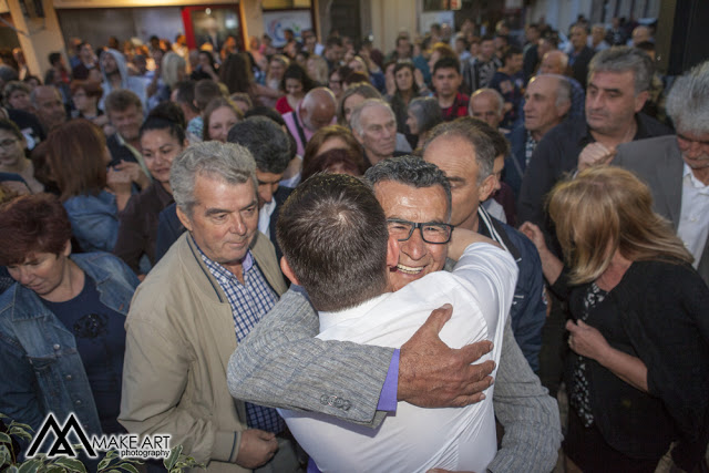 Μαζί με τους Δημότες γιόρτασε την συντριπτική του νίκη με 75%, ο νέος Δήμαρχος Ξηρομέρου Γιάννης Τριανταφυλλάκης [φωτο: MAKE ART] - Φωτογραφία 10