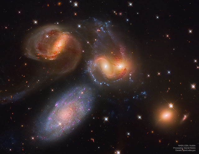 Stephan's Quintet from Hubble - Φωτογραφία 1