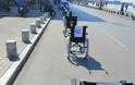 Δράση διαμαρτυρίας με αναπηρικά αμαξίδια για την παράνομη στάθμευση σε θέσεις ΑμεΑ