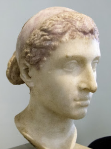 Κλεοπάτρα. Η βασίλισσα της Αιγύπτου με καταγωγή από τη Μακεδονία. Γέννησε το παιδί του Καίσαρα και την ερωτεύθηκε παράφορα ο Μάρκος Αντώνιος. Μιλούσε 12 γλώσσες και αυτοκτόνησε για να μην την εξευτελίσουν οι Ρωμαίοι - Φωτογραφία 1