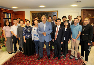 Συνάντηση του Δημάρχου Αμαρουσίου Γ. Πατούλη με Κινεζική αντιπροσωπεία του Πανεπιστημίου Παραδοσιακής Κινεζικής Ιατρικής της Σαγκάης - Φωτογραφία 1