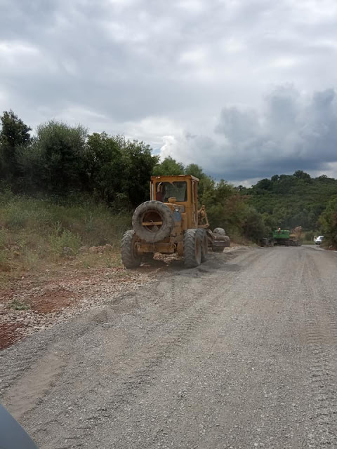 Άρχισαν ξανά οι εργασίες ασφαλτόστρωσης ΠΡΟΔΡΟΜΟΣ -ΓΟΥΡΙΩΤΙΣΣΑ -ΦΩΤΟ - Φωτογραφία 16