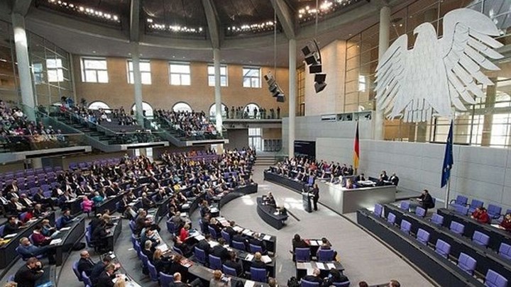 Υπέρ της ένταξης των Σκοπίων στο ΝΑΤΟ ψήφισε η γερμανική Βουλή - Φωτογραφία 1